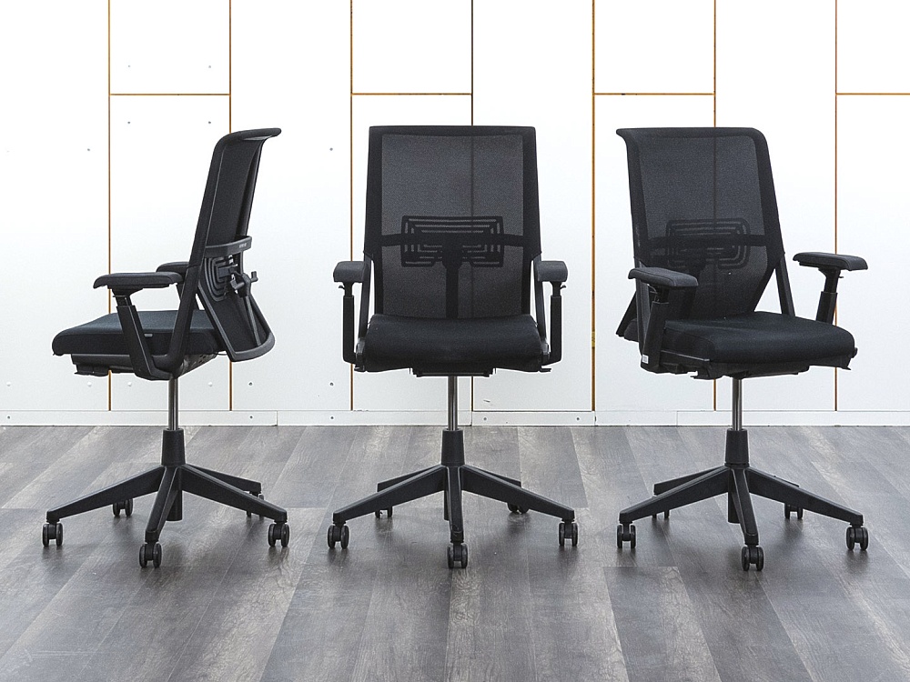 Офисное кресло руководителя  Haworth Ткань Черный Comforto 59  (КРТЧ-13081)