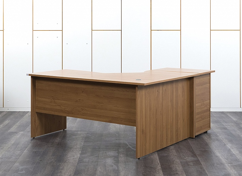 Комплект офисной мебели стол с тумбой  1 600х1 600х750 ЛДСП Орех   (СПУХКл-16052)