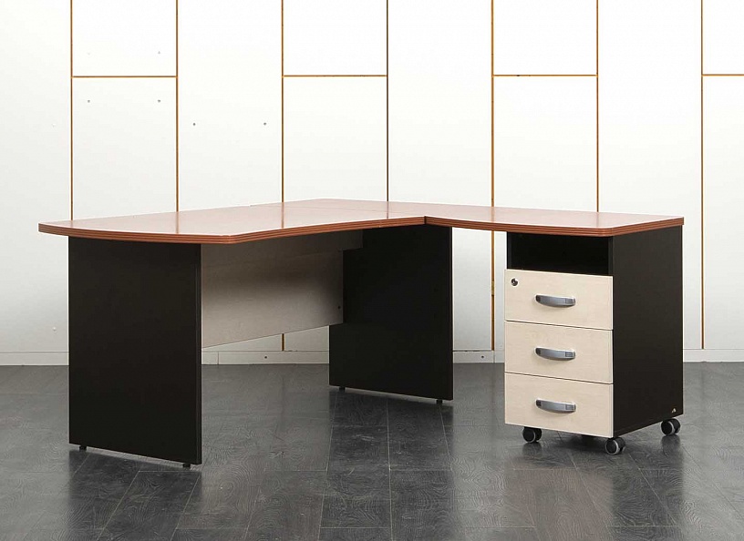 Комплект офисной мебели стол с тумбой Берлин 1 600х1 600х730 ЛДСП Орех   (СПЭХКп-24031)