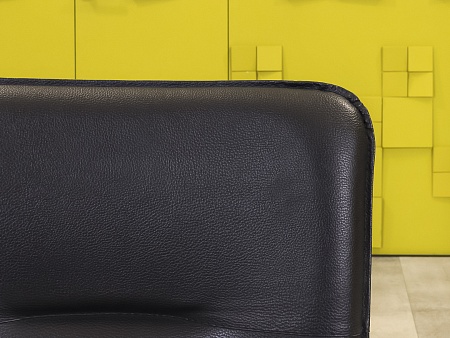 Конференц кресло для переговорной САМБА Кожзам Чёрный Россия  КНКЧ-10025