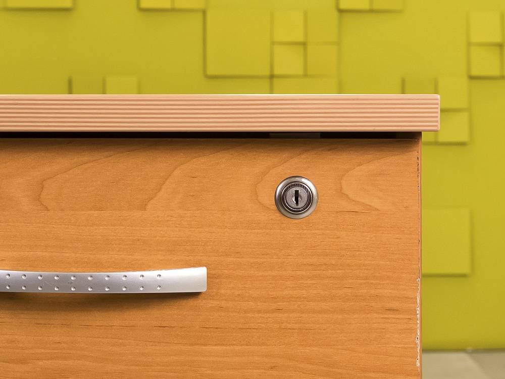 Комплект офисной мебели стол с тумбой        СПУЛТ-23016