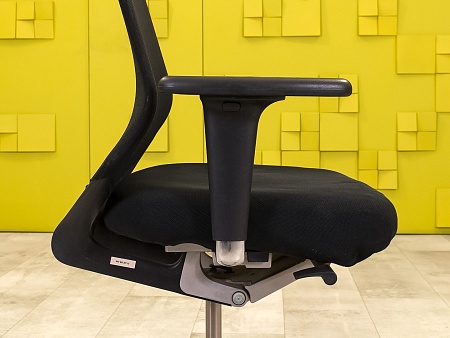 Офисное кресло для персонала на колесах Vitra Ткань Чёрный Швейцария_КПТЧ2-290923