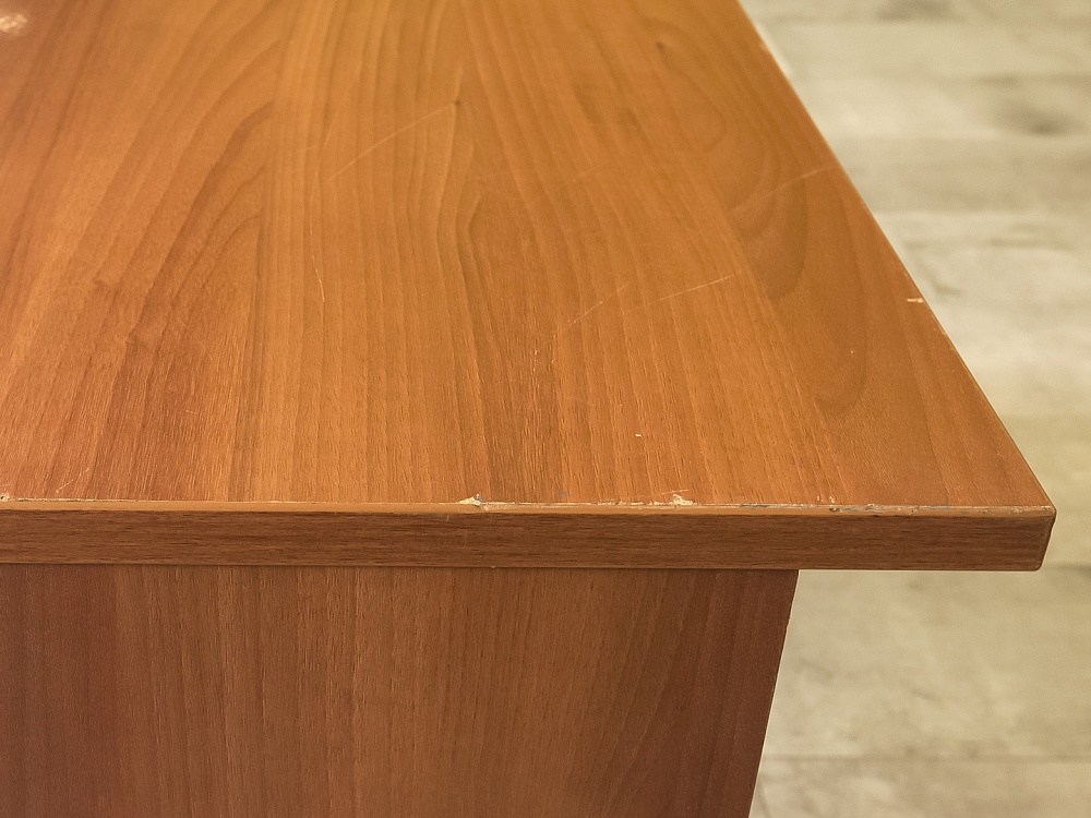 Офисный стол прямой  ЛДСП Вишня Россия  СППШ3-13046