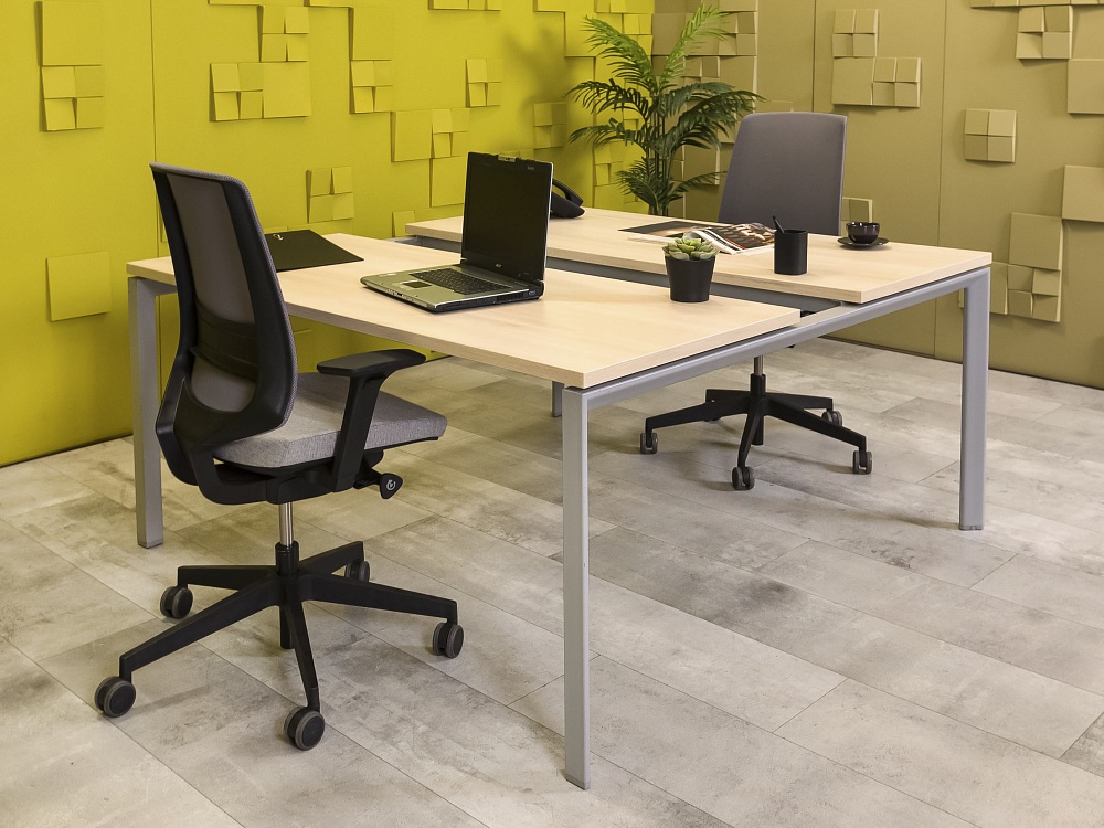 Комплект офисной мебели стол с тумбой  ЛДСП Клен  ГКВ-02036