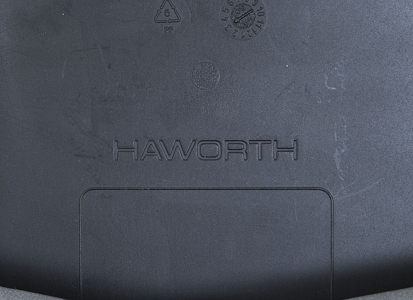 Конференц кресло для переговорной  Черный Ткань Haworth   (УНСЧ-15063)