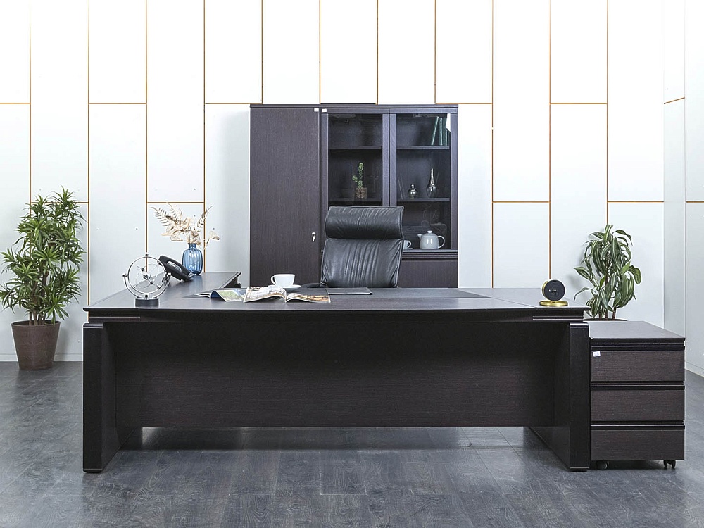 Кабинет руководителя EUR/QUARANTA  2 300х2 200х750 Шпон Венге   (КРЕ-28121)