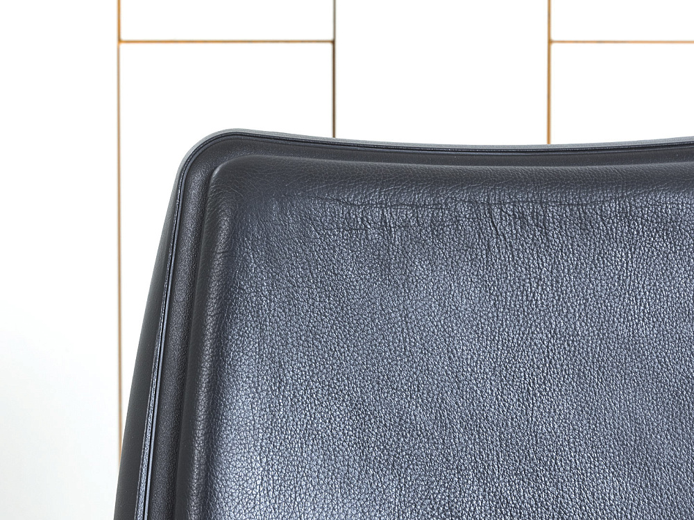 Конференц кресло для переговорной  Черный Кожзам SteelCase   (УНКЧ-30074)