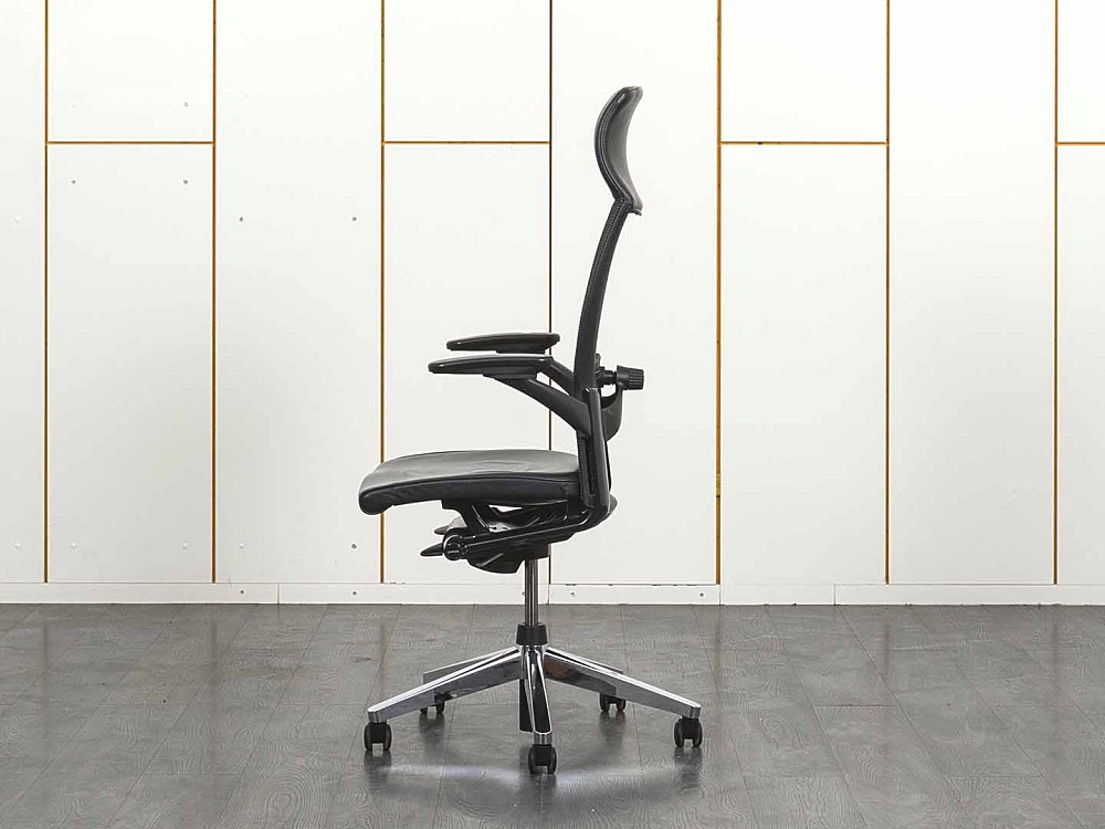 Офисное кресло руководителя  Haworth Кожа Черный Comforto  (КРКЧ-31051)