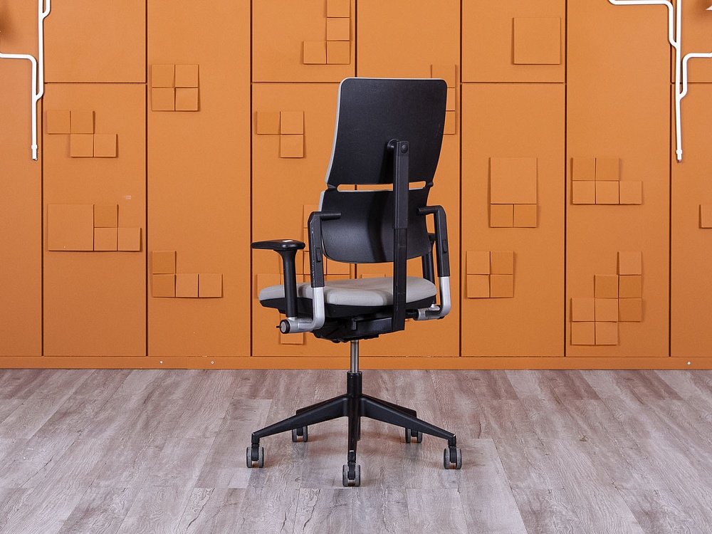Офисное кресло руководителя  SteelCase Кожа Серый Please 2 Ergonomic  (КРКС-21015)