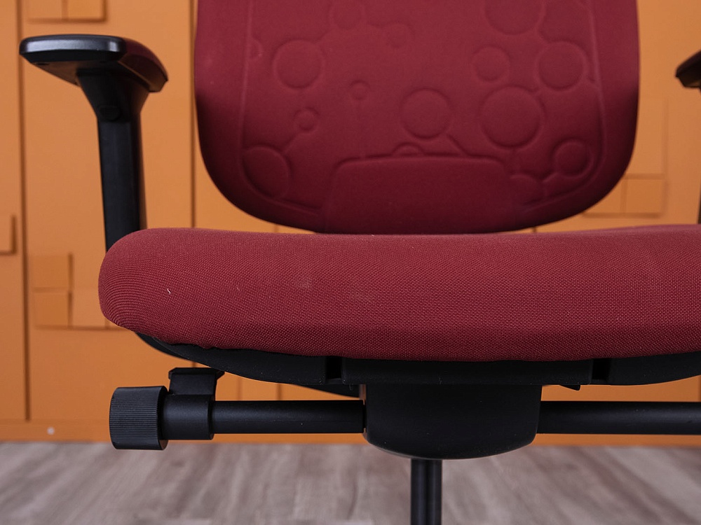 Офисное кресло для персонала  SteelCase Ткань Красный   (КПТК-30045)