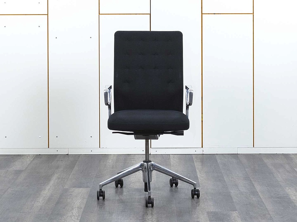 Офисное кресло руководителя  VITRA Ткань Черный ID Trim  (КРТЧ-30082)