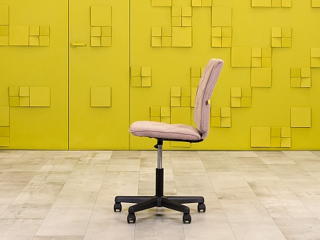 Офисное кресло для персонала на колесах Монро NEO-08 коричневый Ткань Коричневый Россия