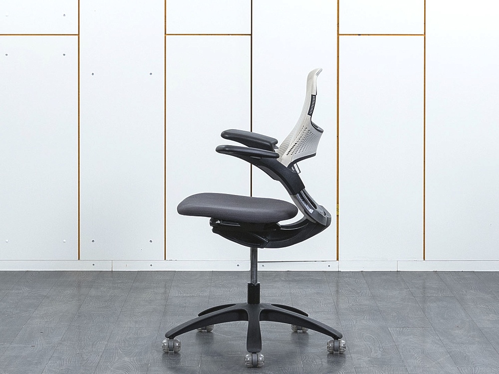 Офисное кресло руководителя  Knoll Ткань Серый Generation  (КРТС-22101)