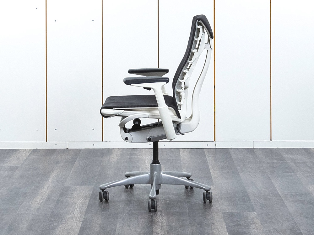 Офисное кресло руководителя  Herman Miller Ткань Серый Embody  (КРТС-03032)