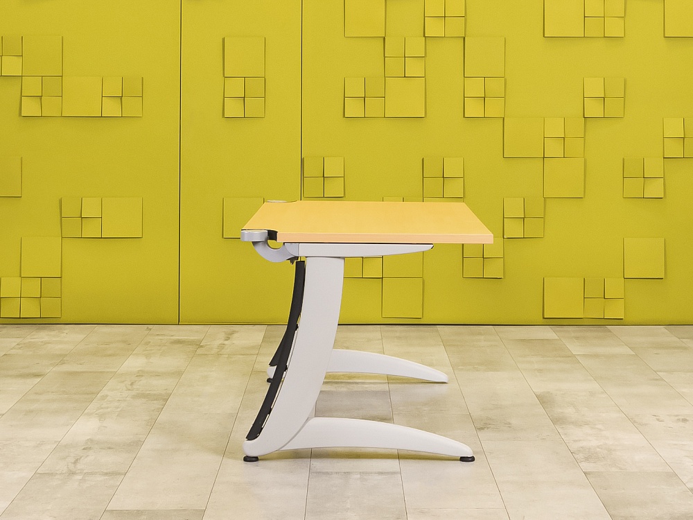 Офисный стол прямой Steelcase ЛДСП Бук Франция  СППВ-03125