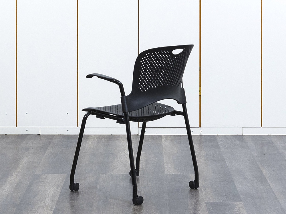 Конференц кресло для переговорной  Черный Пластик Herman Miller Caper  (УНПЧ-25072)