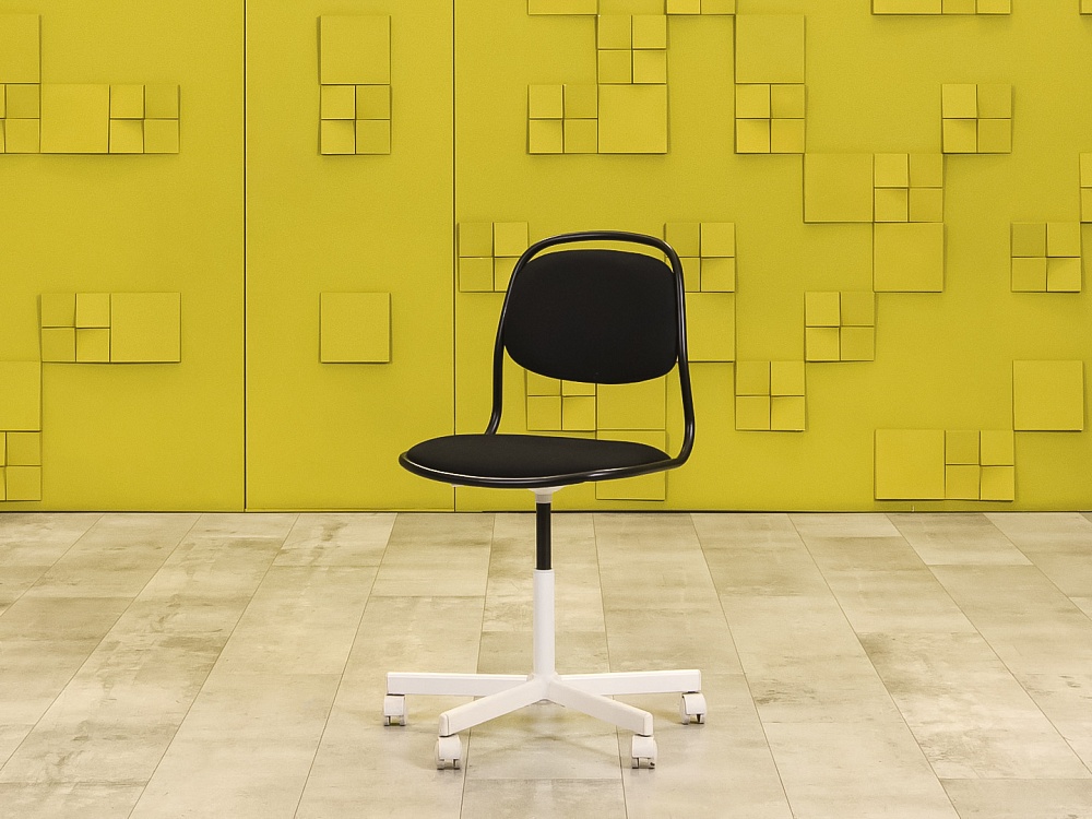 Офисное кресло для персонала на колесах IKEA Ткань Чёрный Швеция  КПТЧ-22076