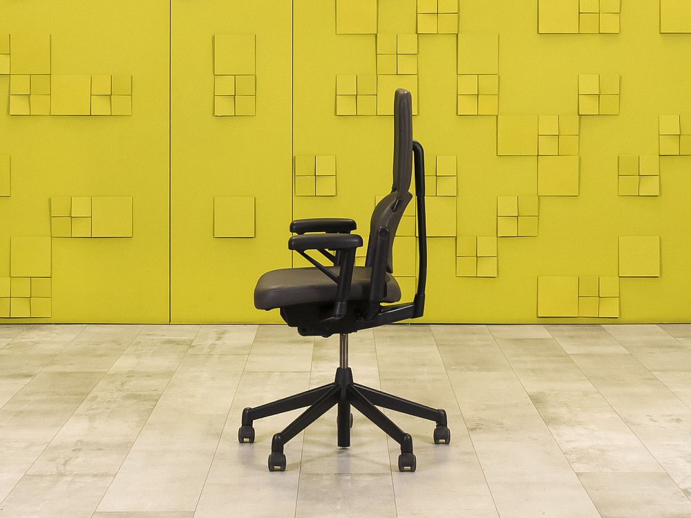 Офисное кресло руководителя на колесах Please 1 Steelcase Кожа Коричневый Германия  КРКК1-30125