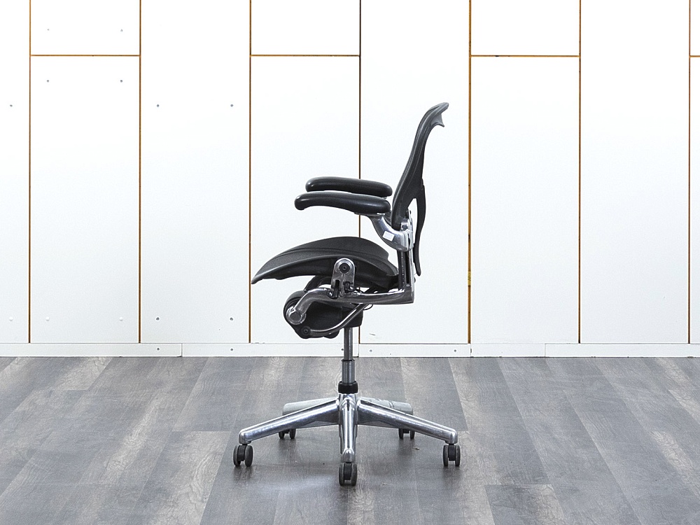 Офисное кресло руководителя  Herman Miller Сетка Черный Aeron B  (КРСЧ-04032)