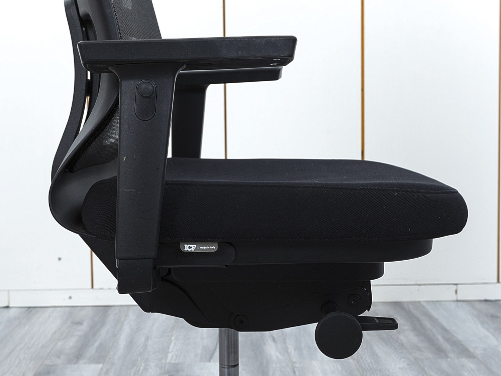 Офисное кресло для персонала  ICF Сетка Черный Pyla Chair  (КПСЧ-02102)