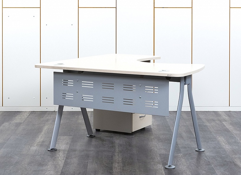 Комплект офисной мебели стол с тумбой  1 400х1 400х740 ЛДСП Клен   (СПУВКп-30052)