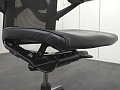 Офисное кресло руководителя  Haworth Кожа Черный Comforto  (КРКЧ-31051)