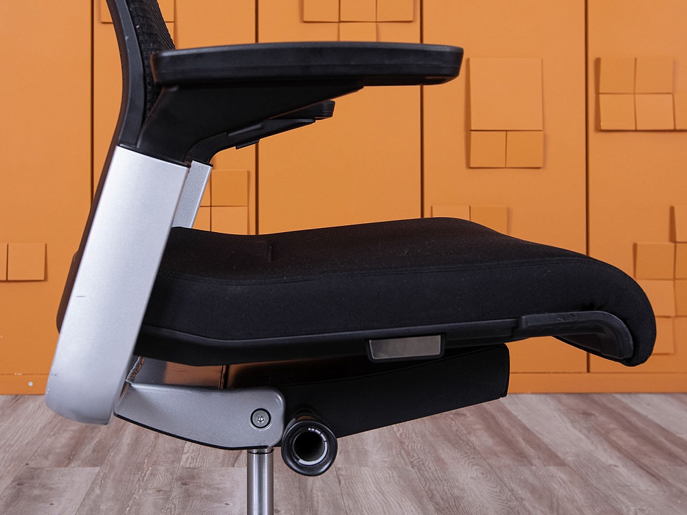 Офисное кресло для персонала   Сетка Черный   (КПСЧ1-06065)