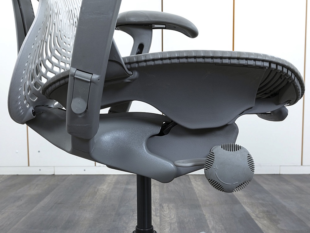 Офисное кресло руководителя  Herman Miller Сетка Белый Mirra  (КРСБ-13112)