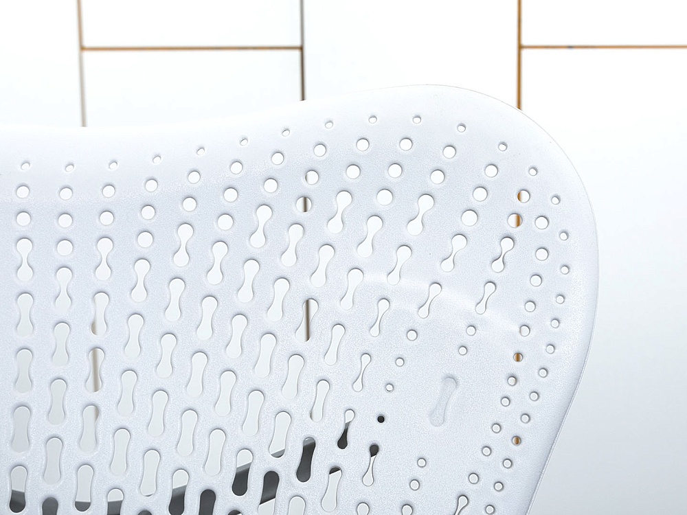 Офисное кресло руководителя  Herman Miller Сетка Белый Mirra  (КРСБ-13112)