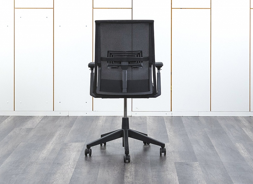 Офисное кресло руководителя  Haworth Ткань Черный Comforto 59  (КРТЧ-13081)