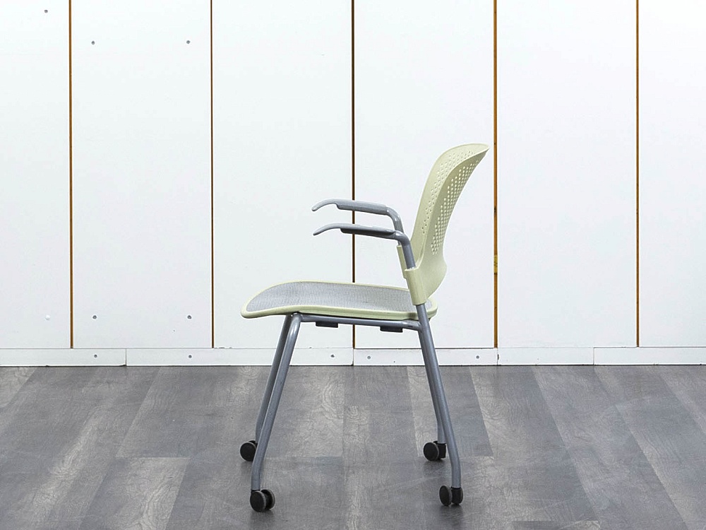 Конференц кресло для переговорной  Салатовый Сетка Herman Miller Caper  (УНСС-21082уц)