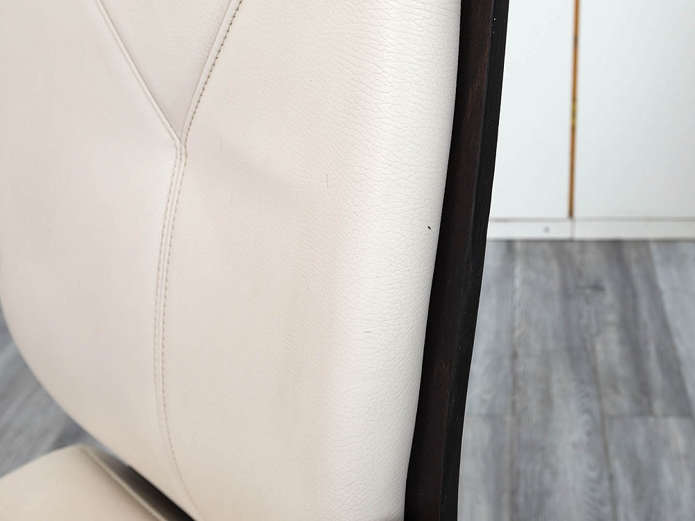 Офисное кресло руководителя  Sitland  Кожа Бежевый Madera B  (КРКБ1-17094)