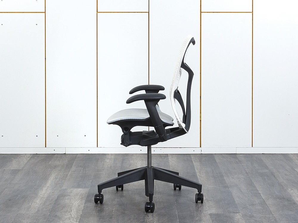 Офисное кресло руководителя  Herman Miller Сетка Серый Mirra 2  (КРСС-31103)