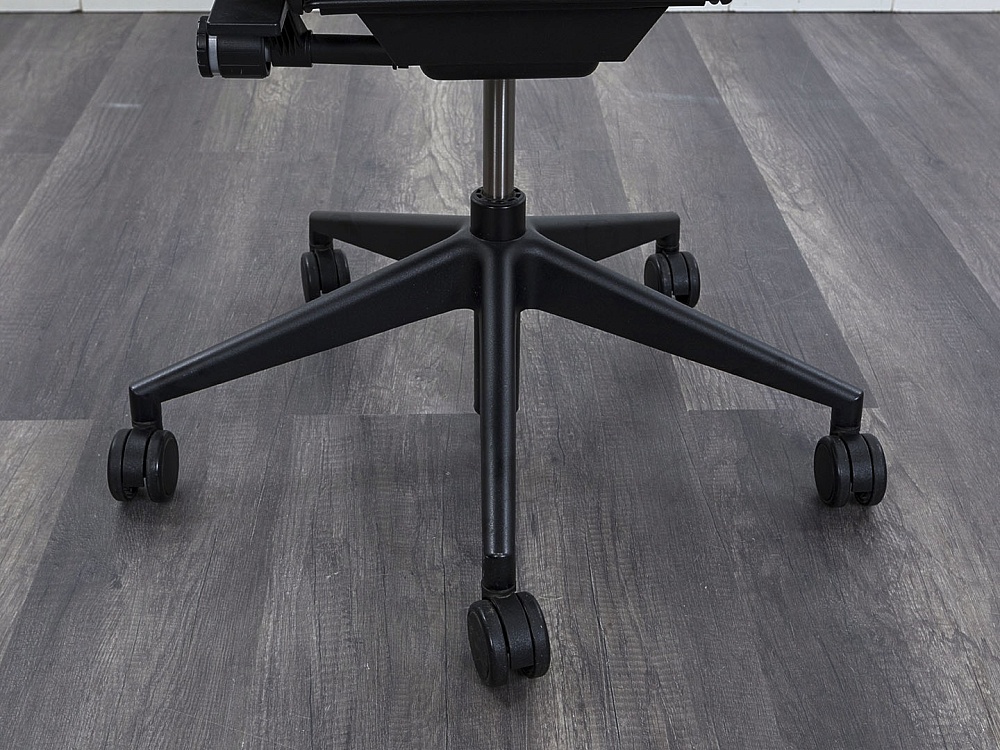 Офисное кресло руководителя  SteelCase Ткань Красный Please 2 Ergonomic  (КРТК-02072)