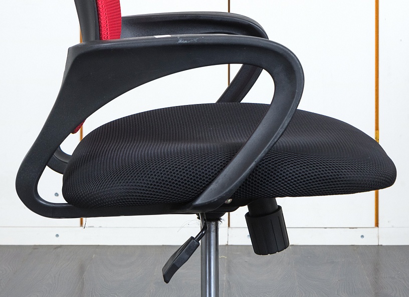 Офисное кресло для персонала  LARK Ткань Красный   (КПТК-19080)