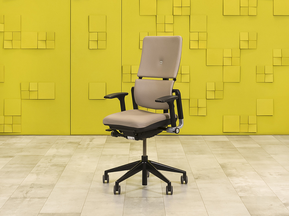 Офисное кресло руководителя Please 2 Ergonomik Steelcase Кожа Бежевый Германия  КРКБ-29016