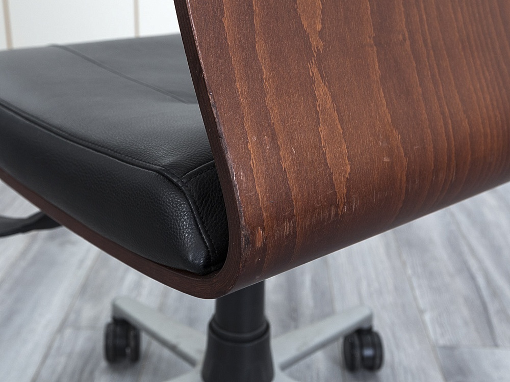 Офисное кресло руководителя  Sitland  Кожа Черный Madera A  (КРКЧ-18034)