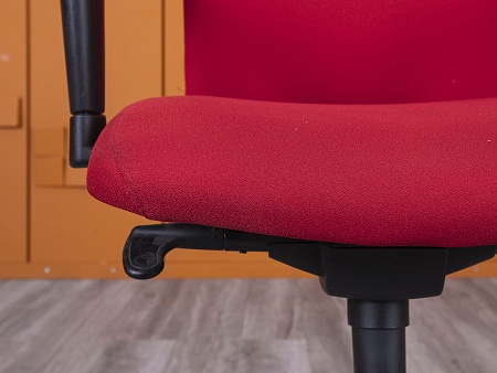 Офисное кресло для персонала   Ткань Красный   (КПТК-20085) Офисное кресло для персонала   Ткань Красный   (КПТК-20085)