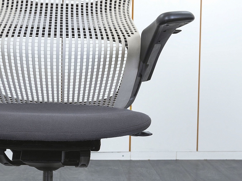 Офисное кресло руководителя  Knoll Ткань Серый Generation  (КРТС-22101)