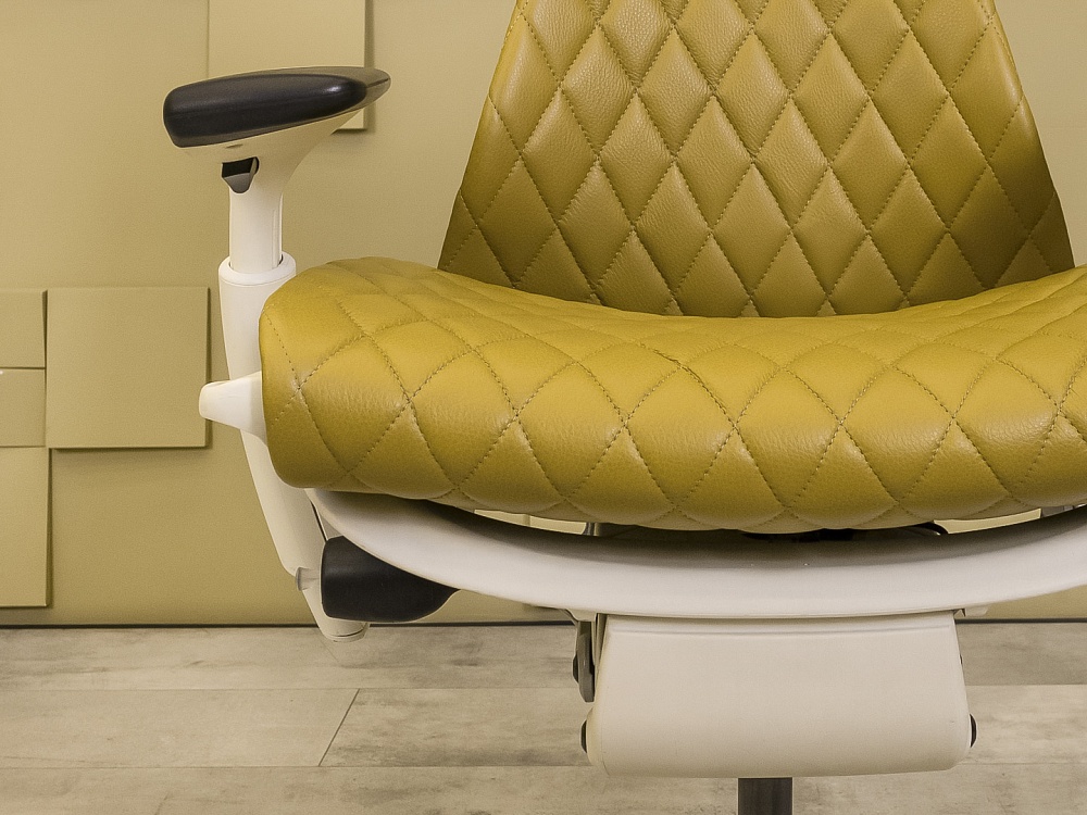 Офисное кресло руководителя на колесах Embody Herman Miller Кожа Зелёный США  КРКЗ-29125
