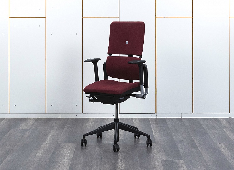 Офисное кресло руководителя  SteelCase Ткань Красный Please 2 Ergonomic  (КРТК-02072)