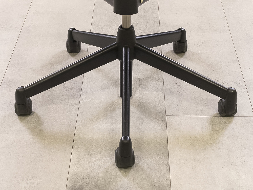 Офисное кресло руководителя на колесах  Steelcase Please 1 Кожа Оранжевый Германия  КРКК1-09105