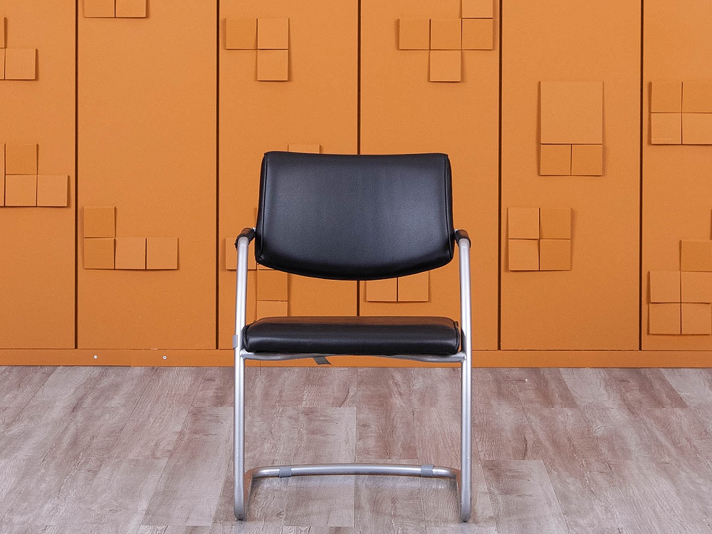 Конференц кресло для переговорной  Черный Кожзам    (КДКЧ1-15045)