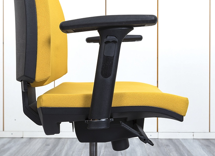 Офисное кресло руководителя  Job Ткань Желтый   (КРТЖ-20123)