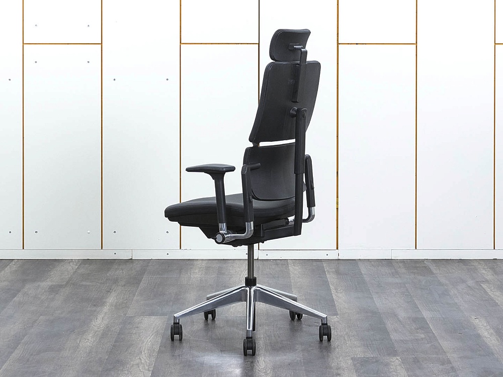 Офисное кресло руководителя  SteelCase Кожа Черный Please 2 Ergonomic  (КРКЧ-24112)