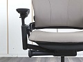 Офисное кресло руководителя  SteelCase Кожа Бежевый Leap B  (КРКБ-16122)