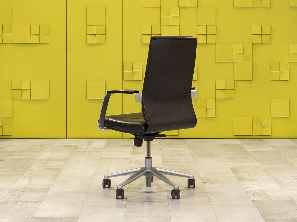 Офисное кресло руководителя на колесах MADERA B Sitland Кожа Орех; Чёрный Италия_КРКЧ-281123