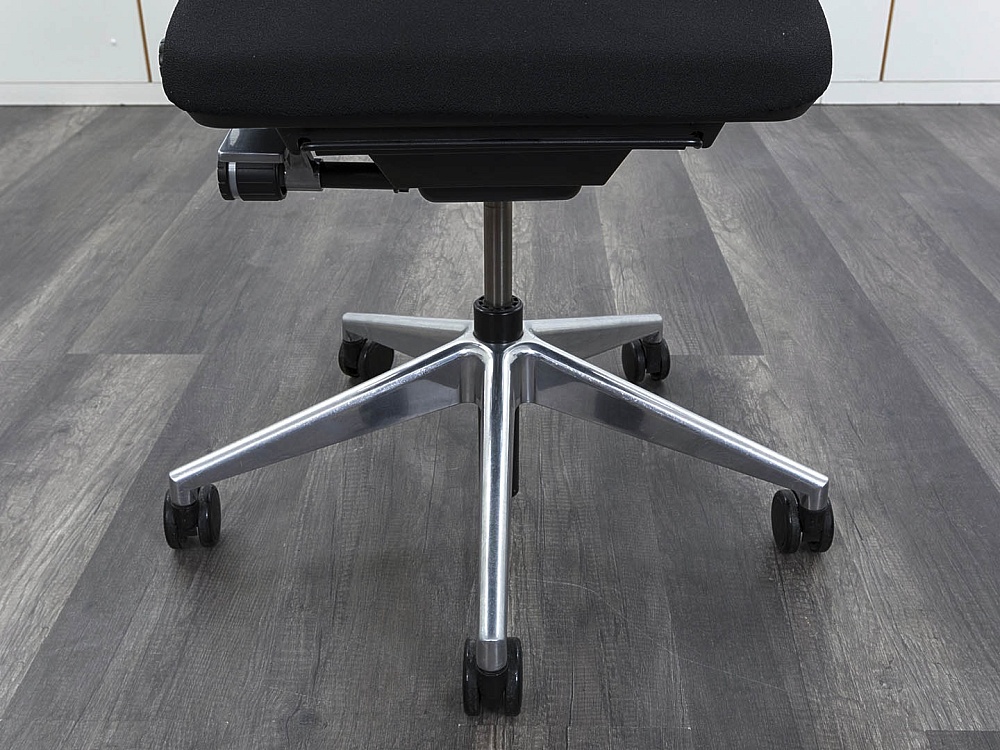 Офисное кресло руководителя  SteelCase Ткань Черный Please 2 Ergonomic  (КРТЧ-17113)
