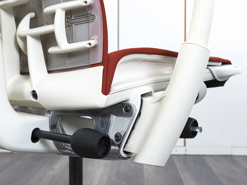 Офисное кресло руководителя  Herman Miller Ткань Красный Embody  (КРТК-15072)