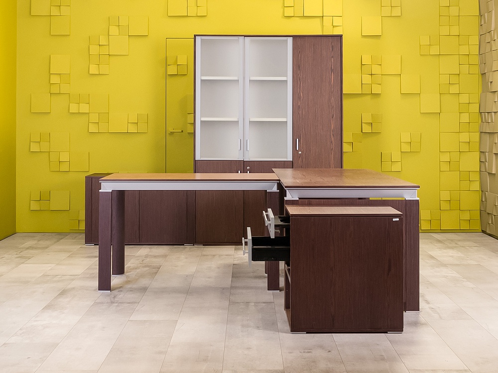 Кабинет руководителя HAN Шпон Венге Италия_КРЕ1-130324